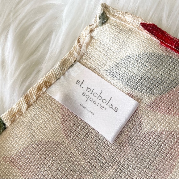 St. Nicholas Square Christmas Poinsettia Woven Tablecloth Rectangular 82 x 58 - Picture 6 of 8